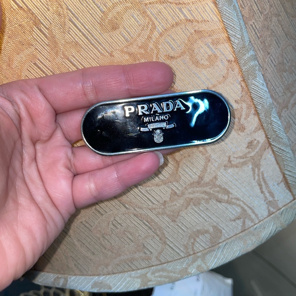 Prada - Picture 4 of 11